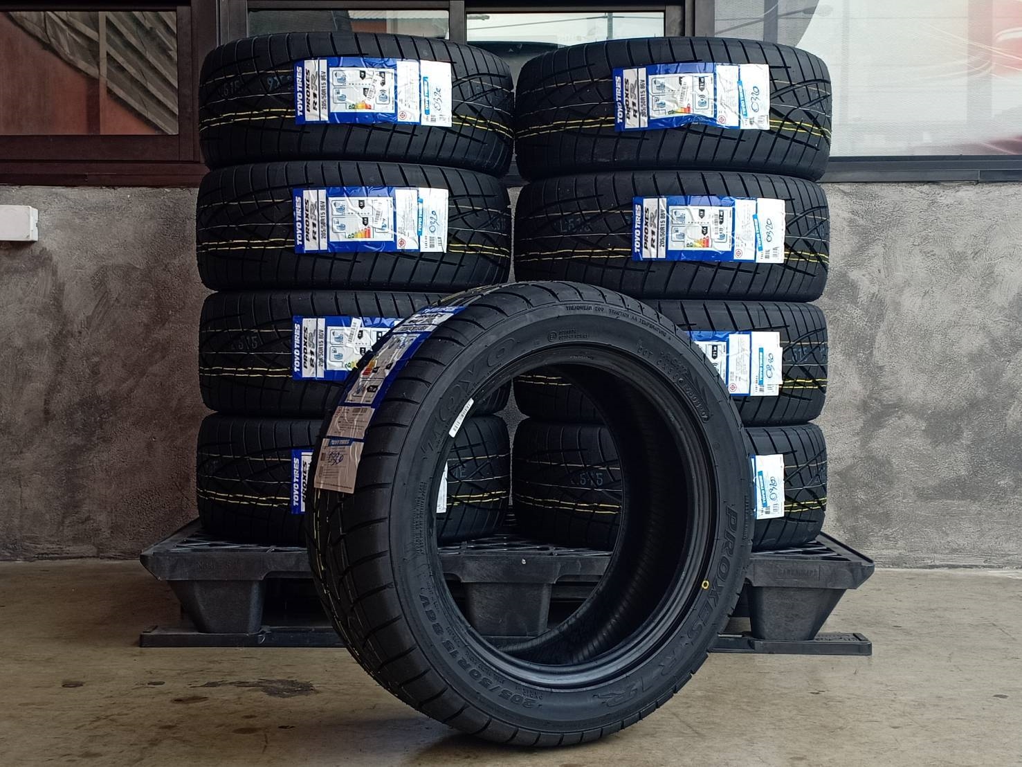 TOYO 205/50R15 PROXES R1R 86V MADE IN JAPAN