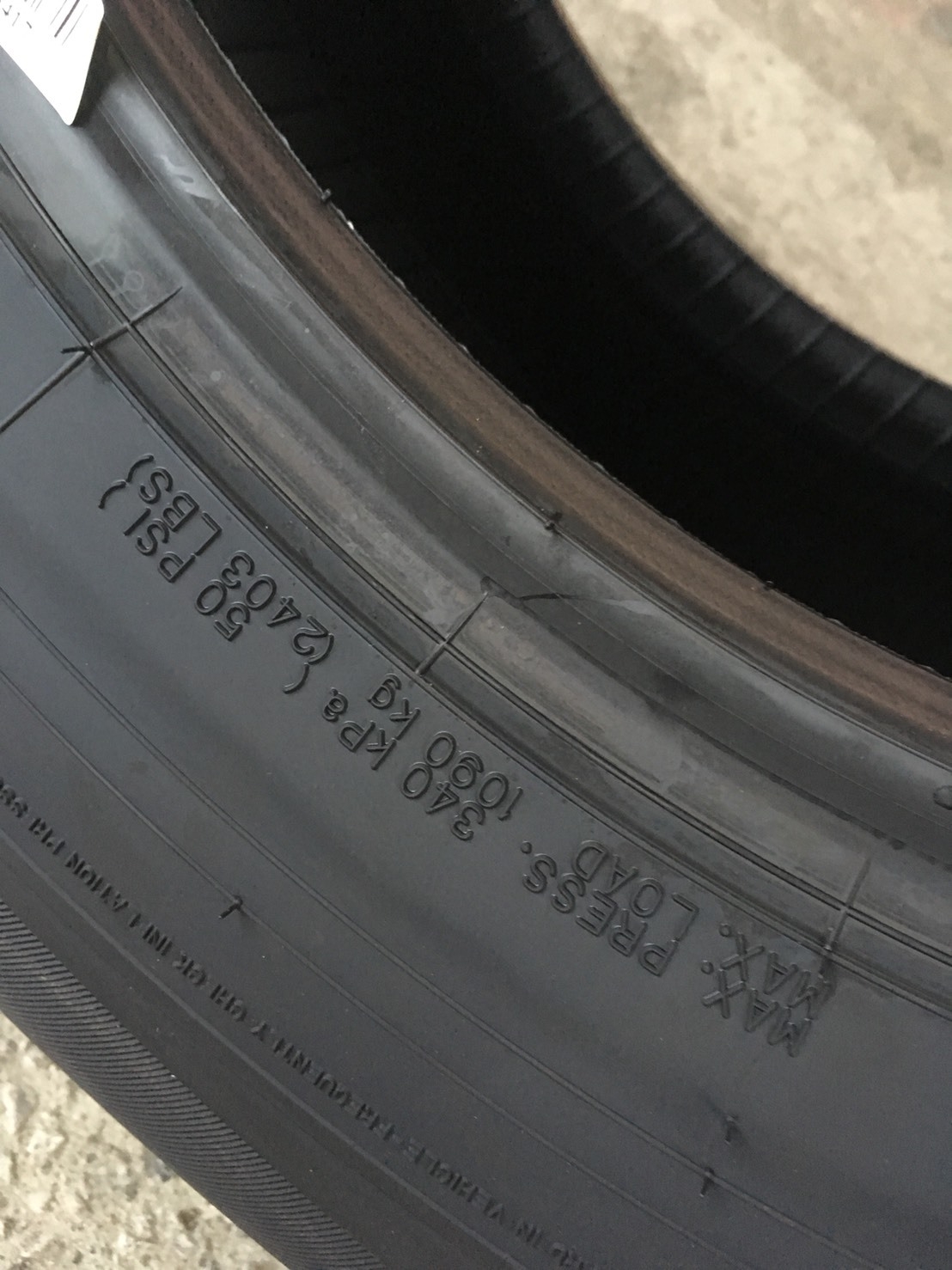 DUNLOP PT3 245/70-16 พิเศษ ซื้อ2เส้น แถมฟรี2เส้น