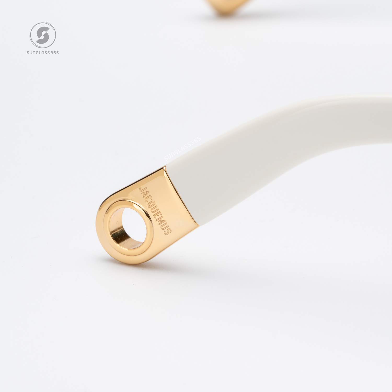 แว่นกันแดด JACQUEMUS BAMBINO JAC42 C3