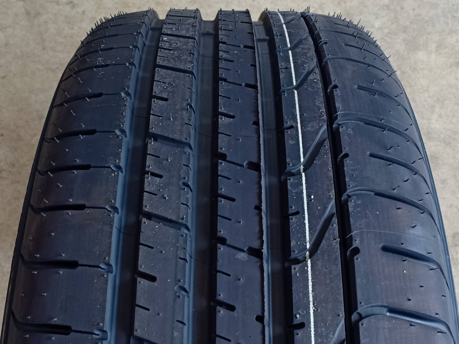 PIRELLI PZERO RUNFLAT 245/40-19 ลดราคา