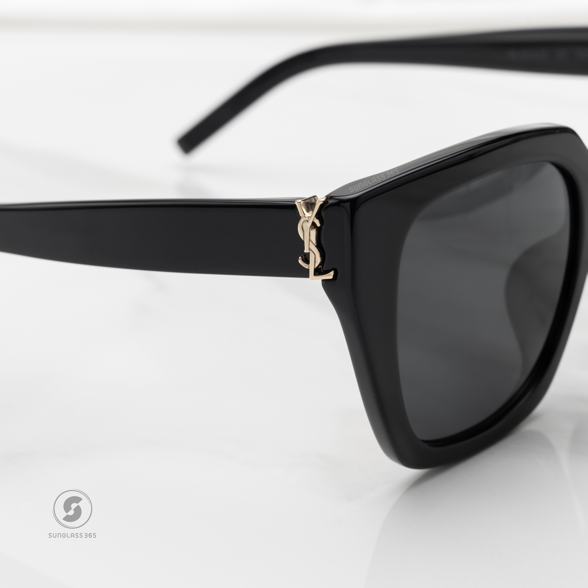 แว่นกันแดด YVES SAINT LAURENT SL M143F 001