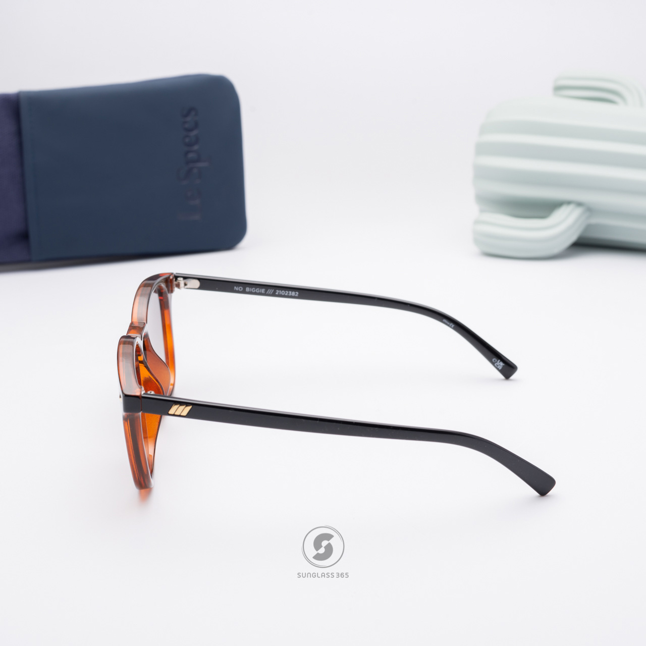 แว่นกันแดด Le Specs LSP2102382 No Biggie Black Tort
