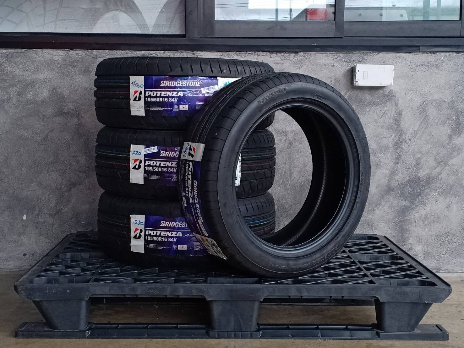 BRIDGESTONE 195/50R16 POTENZA RE004 84V MADE IN THAILAND