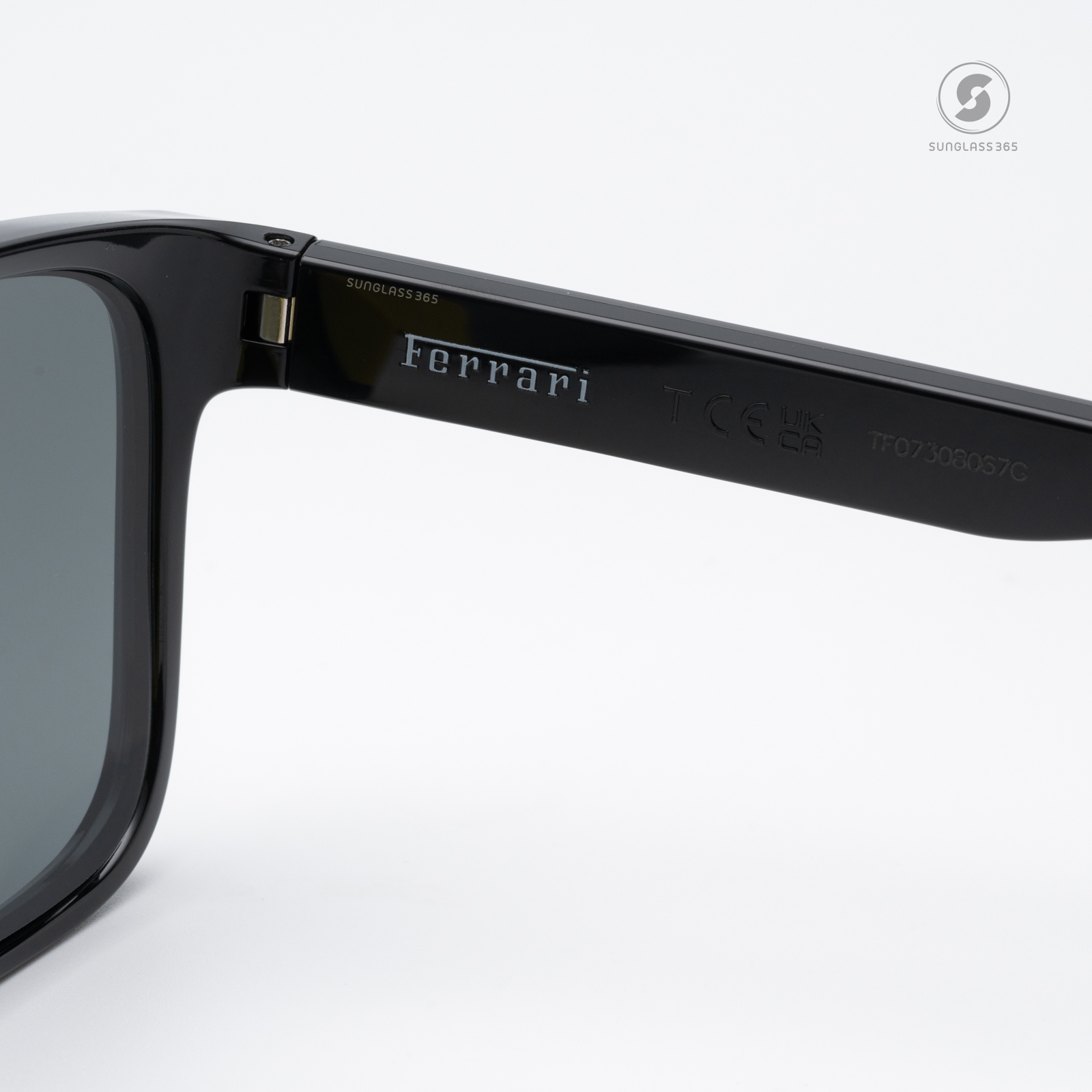 แว่นกันแดด Scuderia Ferrari FZ6002U 501/87