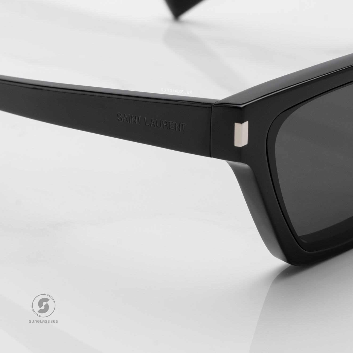 แว่นกันแดด YVES SAINT LAURENT CALISTA SL633 001