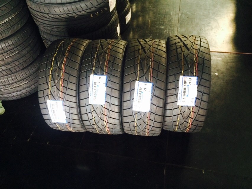 TOYO R1R 225/40-18 เส้น 5500 ปกติ 8500