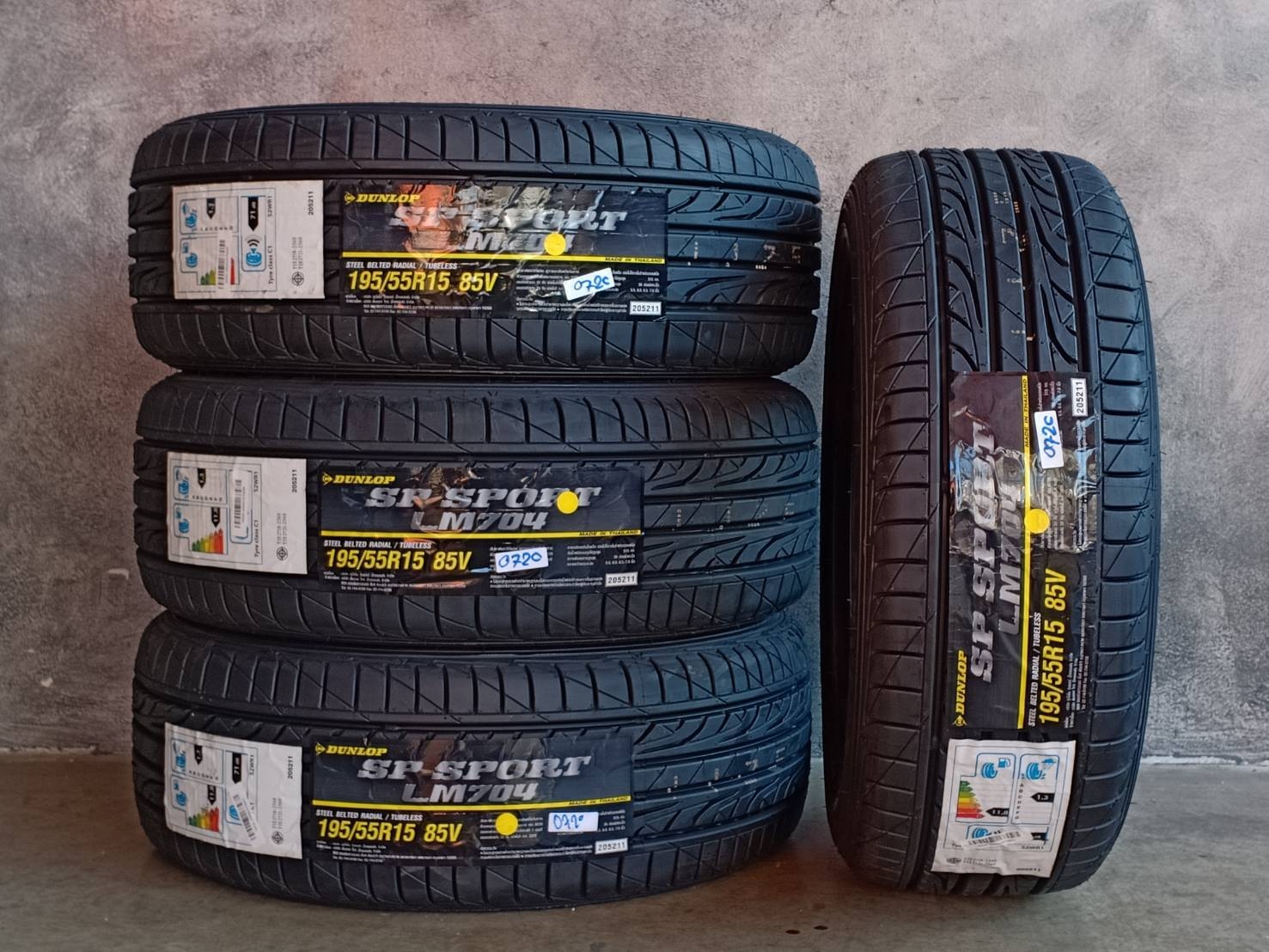 DUNLOP 195/55R15 SP SPORT LM704 85V MADE IN THAILAND