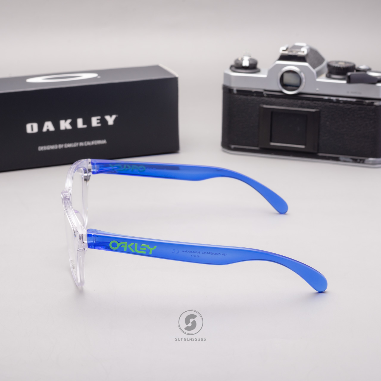 Oakley Frogskins XS (A) OY8009F-05 Polished Clear