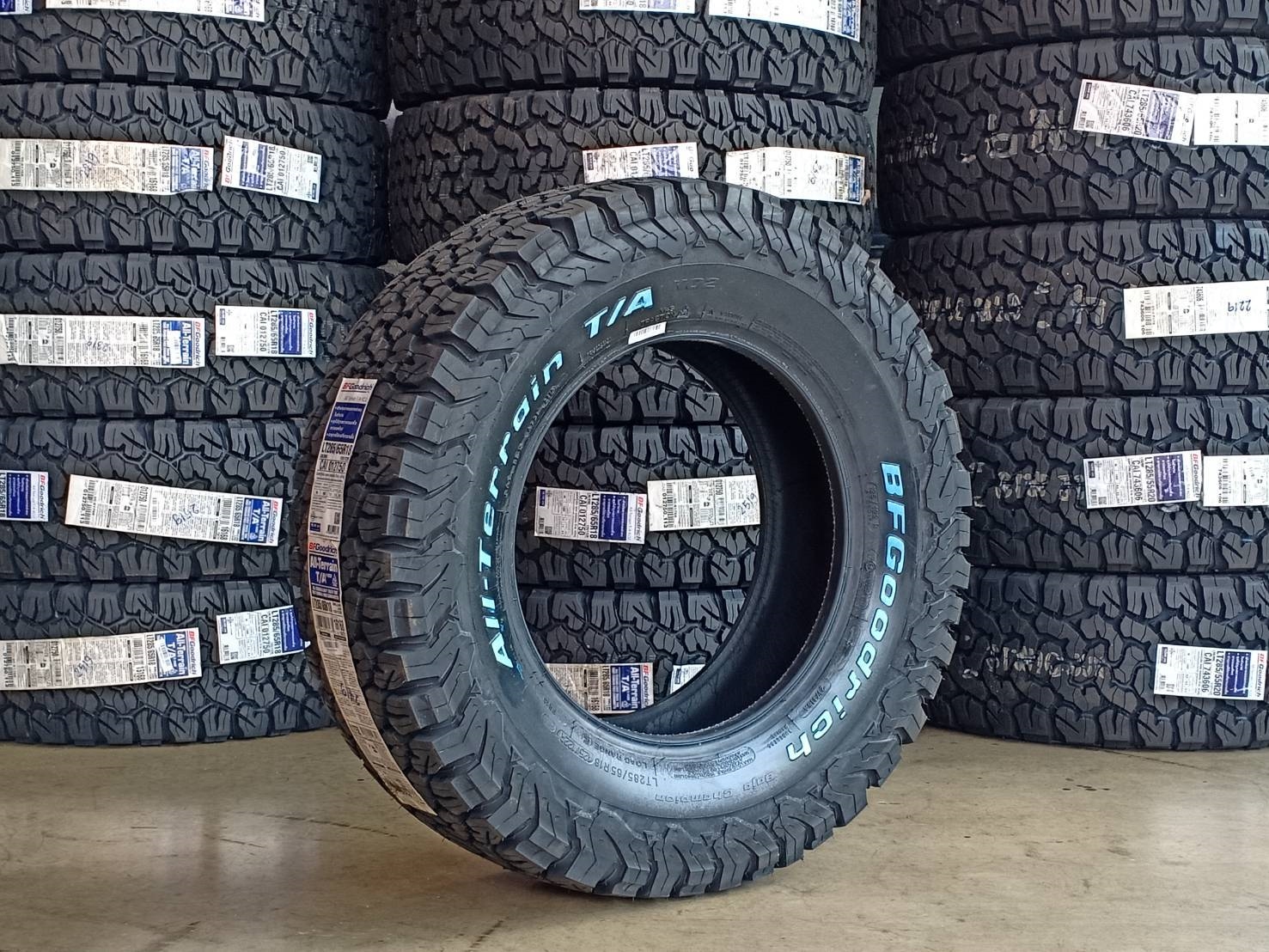 มาใหม่ BF GOODRICH KO2 285/65-18 ปี19 ยางใหม่ จาก USA ตัวหนังสือขาว