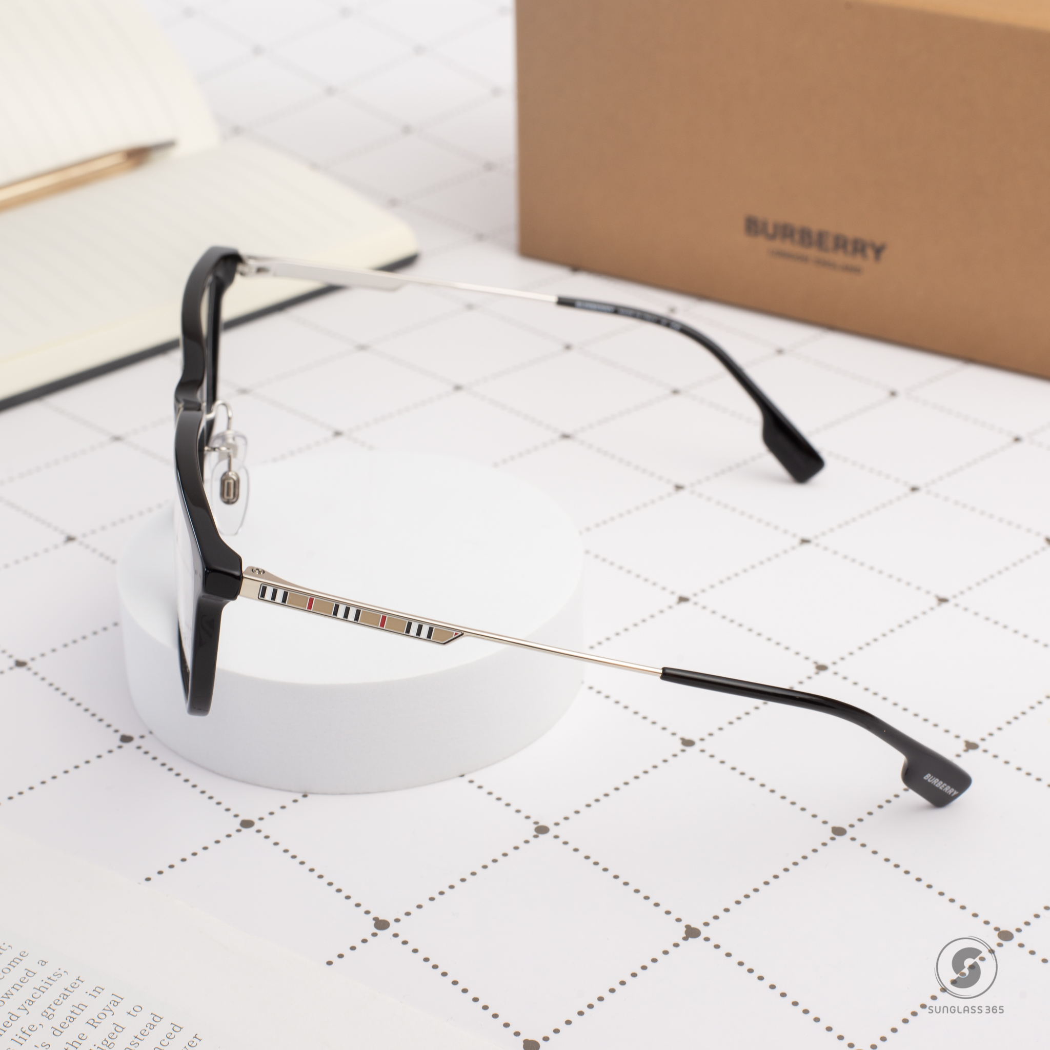 BURBERRY Harrington BE2339F 3001 Black