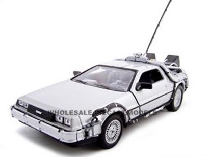 พรีออเดอร์ รถเหล็ก รถโมเดล US รถ DELOREAN "BACK TO THE FUTURE 1 time machine" สเกล 1:24
