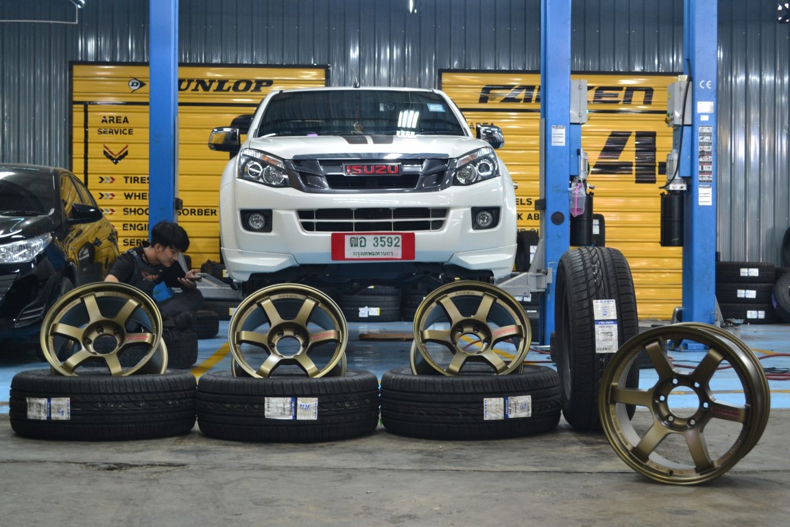 TE37SUV หยอดแดง ขอบ18 พร้อมยาง ลดราคา