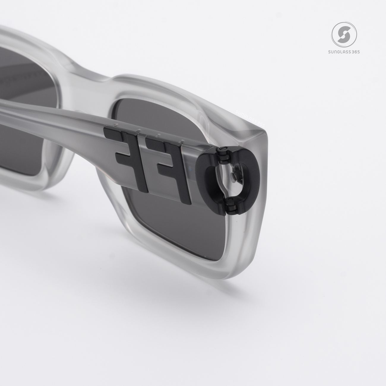 แว่นกันแดด Off-White OERI125 0907