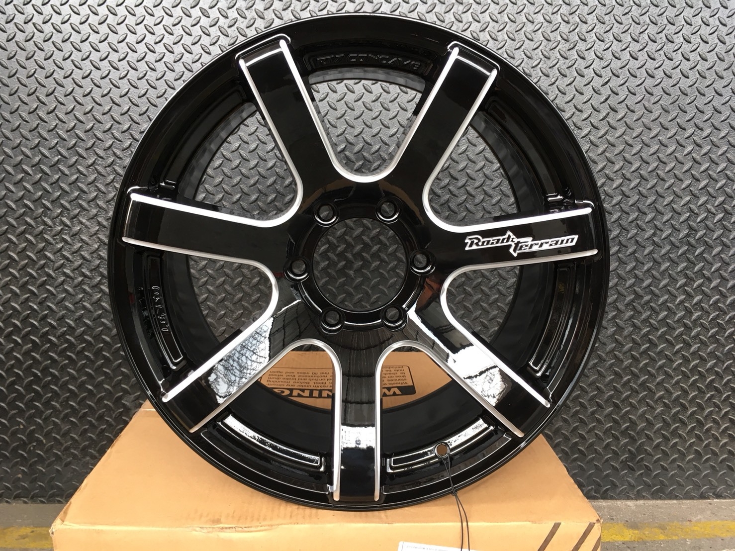 ล้อแท้ LENSO RT CONCAVE ขอบ18 สีดำเงา