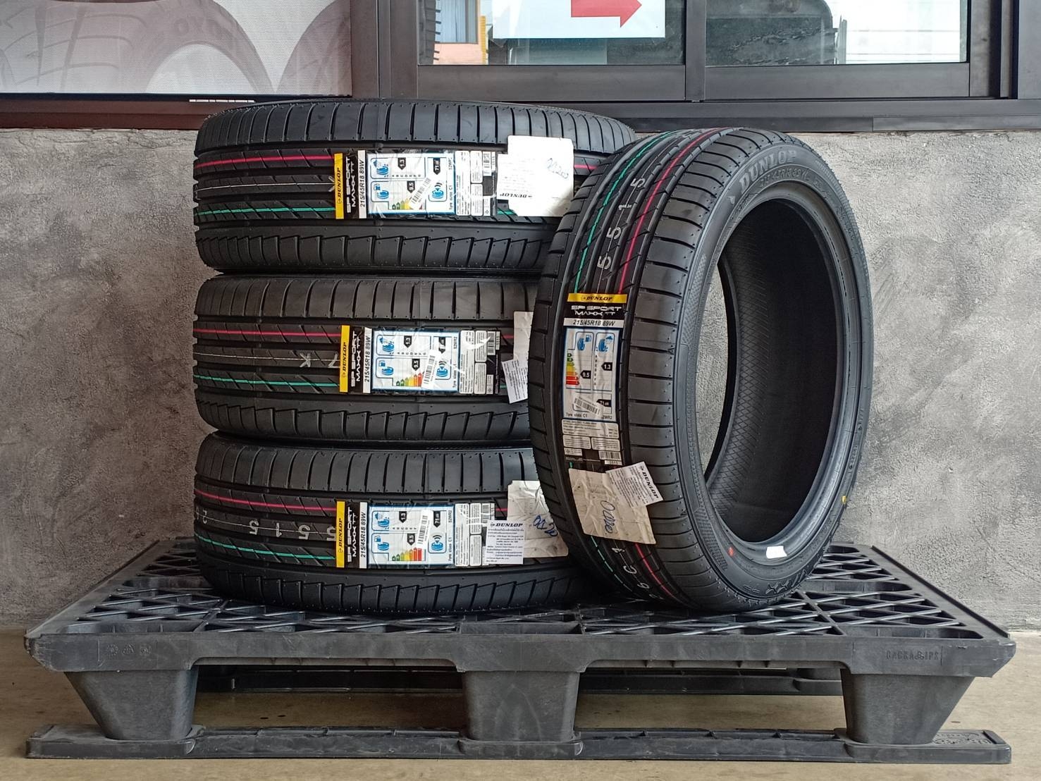 DUNLOP 215/45R18 SP SPORT MAXX TT 89W MADE IN JAPAN