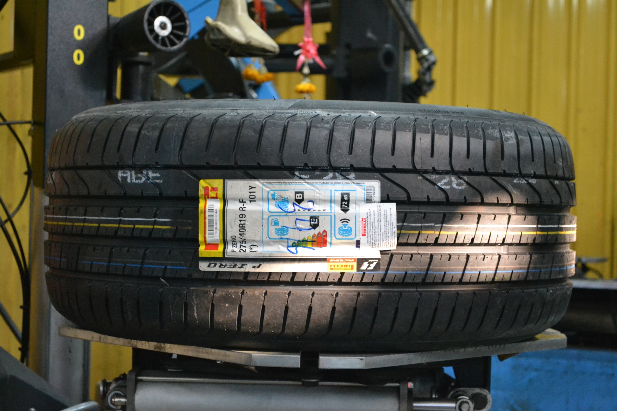 ยางใหม่ค้างปี ลดราคาเกินคุ้ม PIRELLI PZERO RFT 275/40-19 ราคาพิเศษ