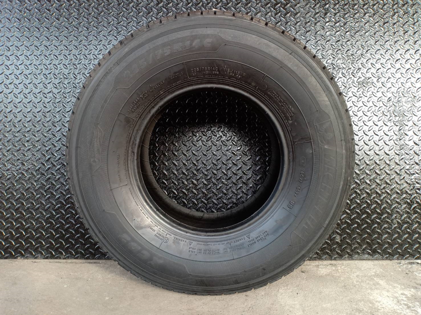 MICHELIN 225/75R14 XCD2 ราคาส่ง