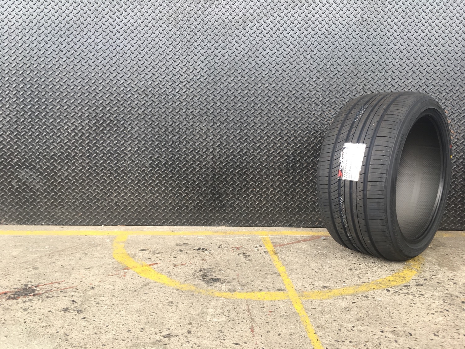 YOKOHAMA ADVAN DB V552 265-35-18 ราคาพิเศษ ปี18