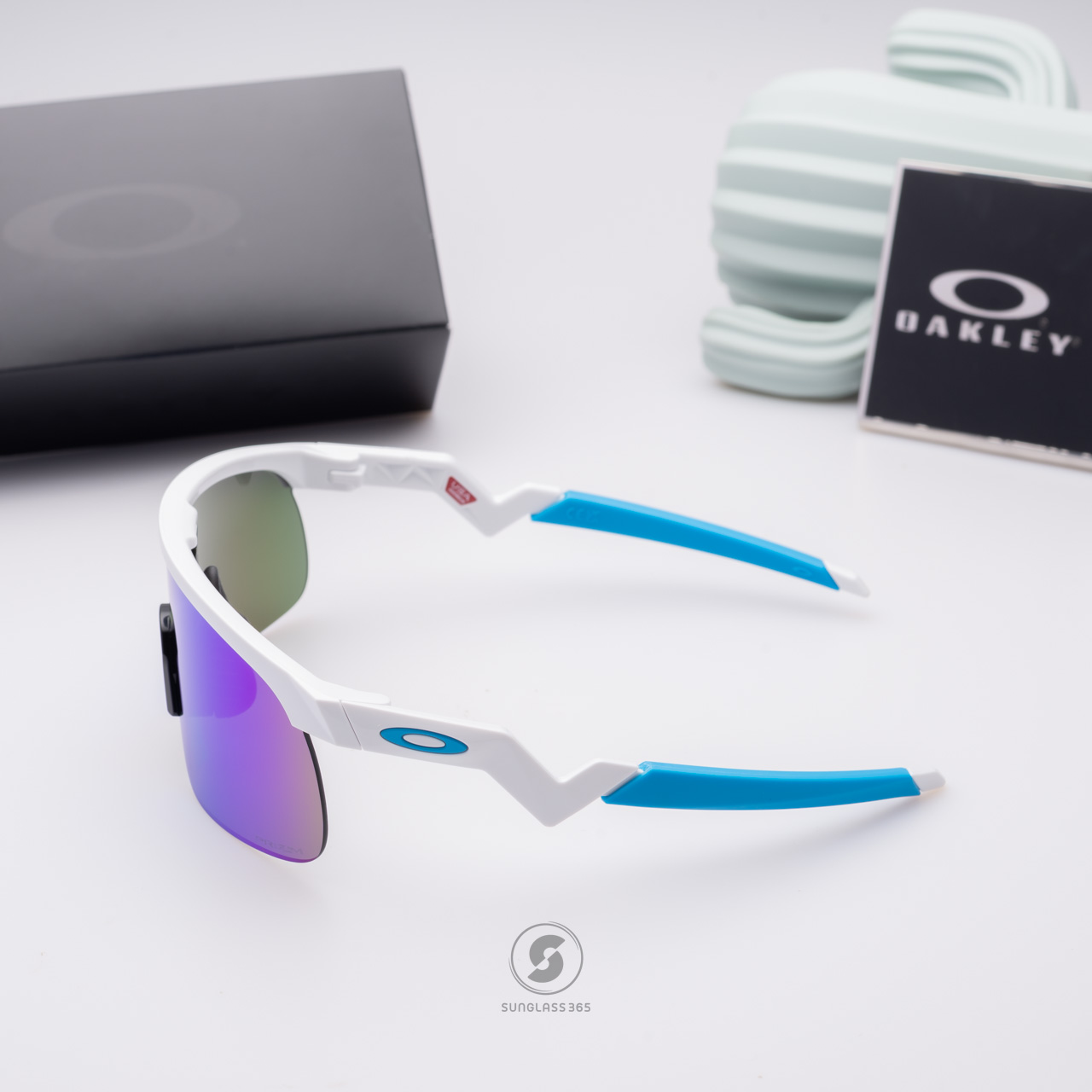 Oakley Resistor OJ9010-07 Polished White Prizm Sahhpire