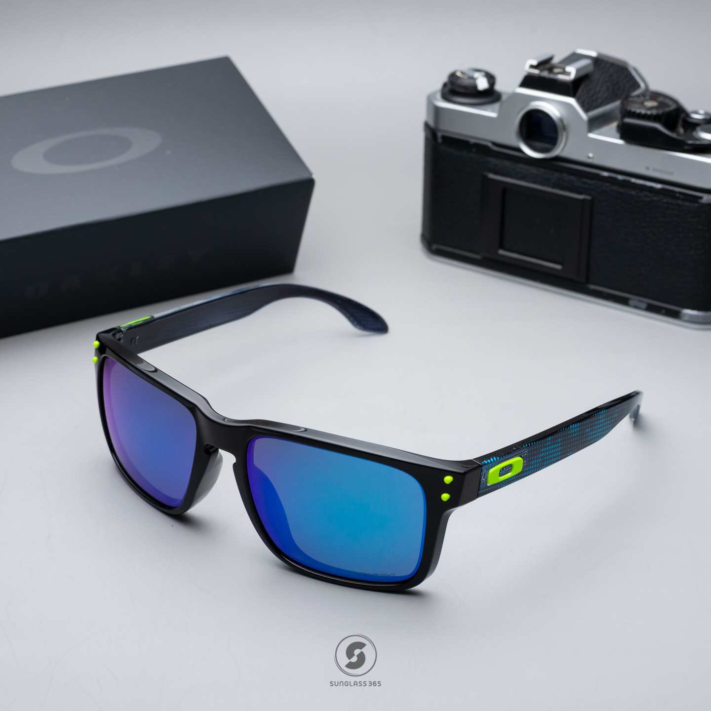 Oakley OO9244-57 Holbrook Polished Black Prizm Sapphire