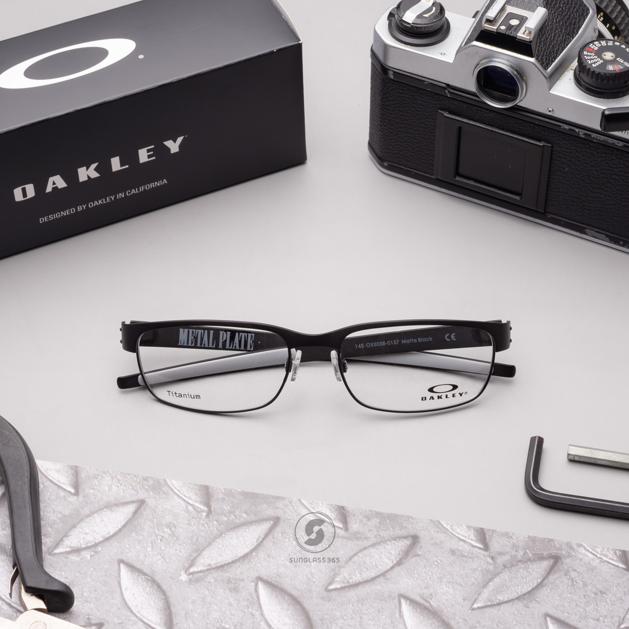 Oakley Metal Plate OX5038-01 Matte Black