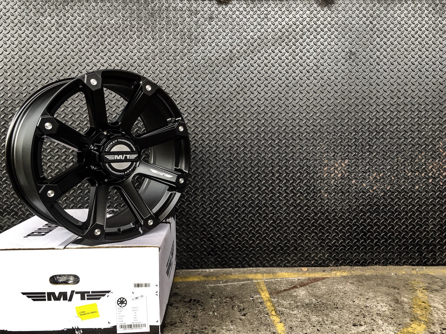 ล้อแท้ MICKEY THOMPSON ROUSH ขอบ20