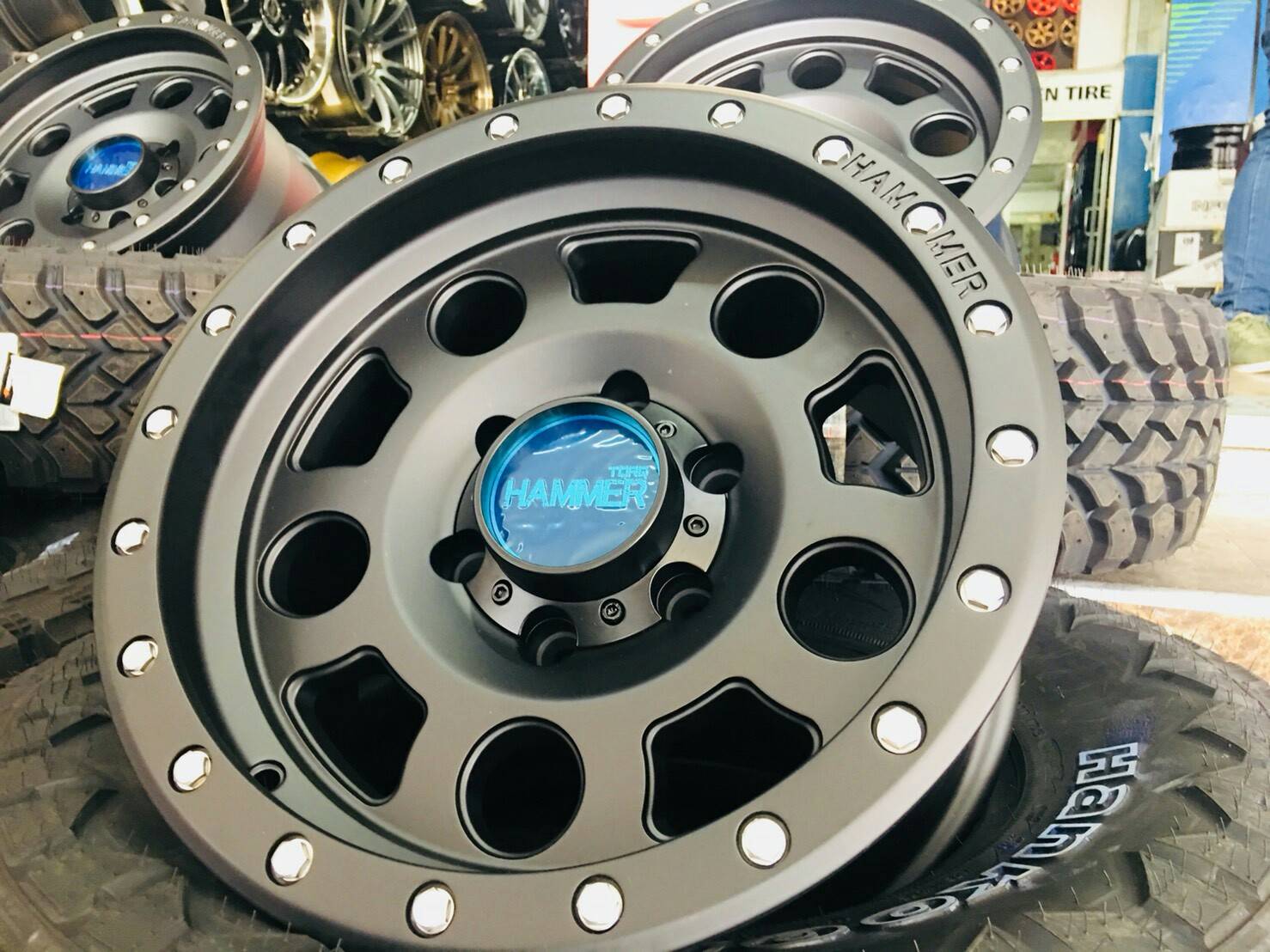 HAMMER HM1 ขอบ16 ยาง HANKOOK MT 265/75-16 ชุด 29800 เท่านั้น