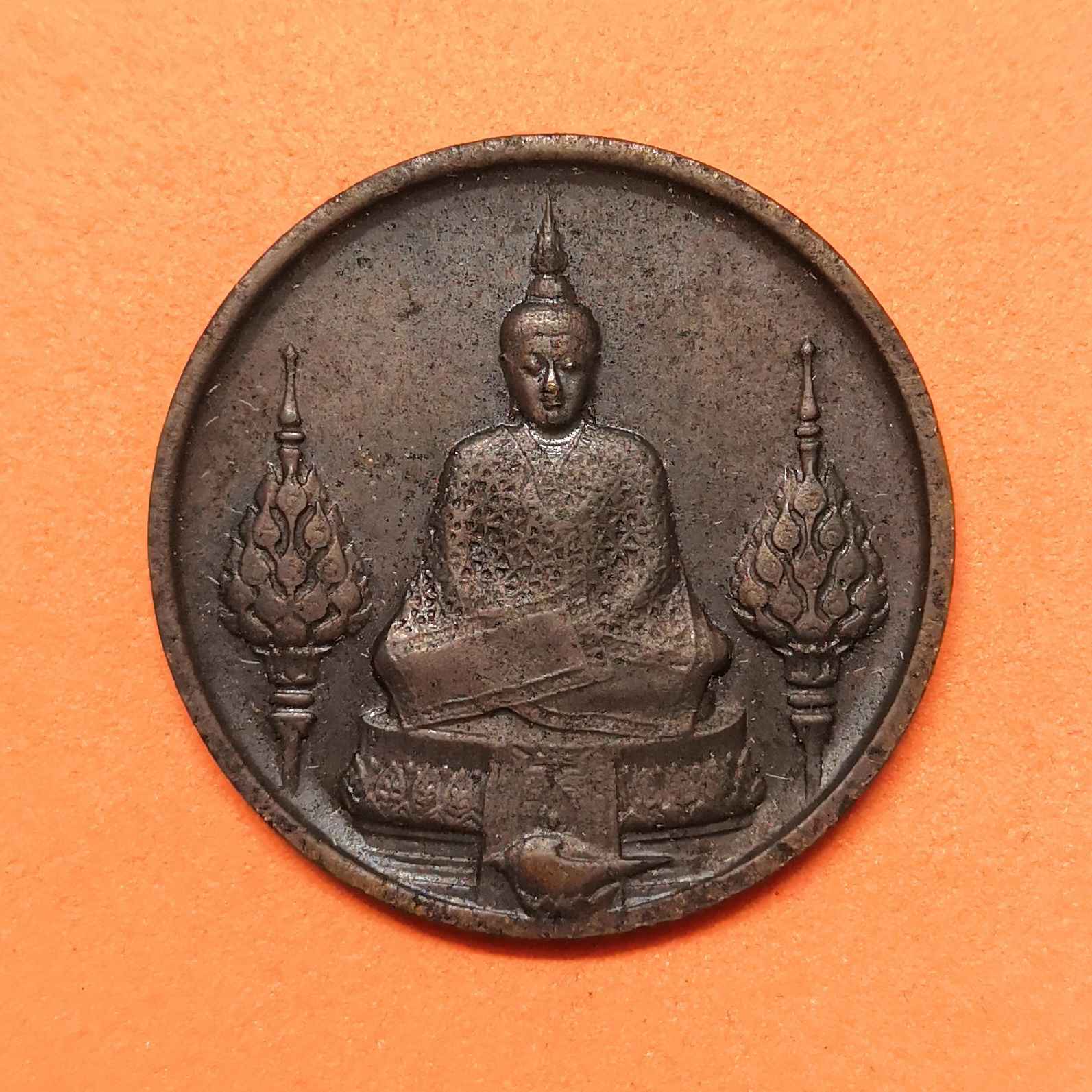 ชุดเหรียญ พระแก้วมรกต 3 ฤดู หลัง ภปร บล็อกพระราชศรัทธา ที่ระลึกสมโภชกรุงรัตน์โกสินทร์ 200 ปี พศ 2525 เนื้อทองแดง พร้อมกล่องเดิม