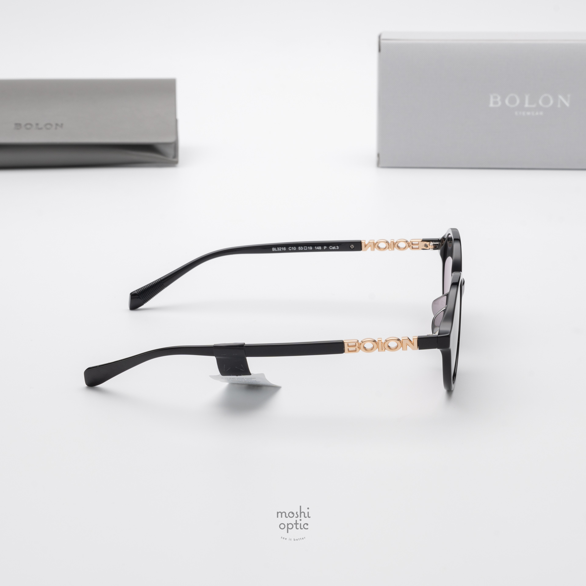 แว่นกันแดด BOLON รุ่น BL3216 Jakarta C10 Shiny Black
