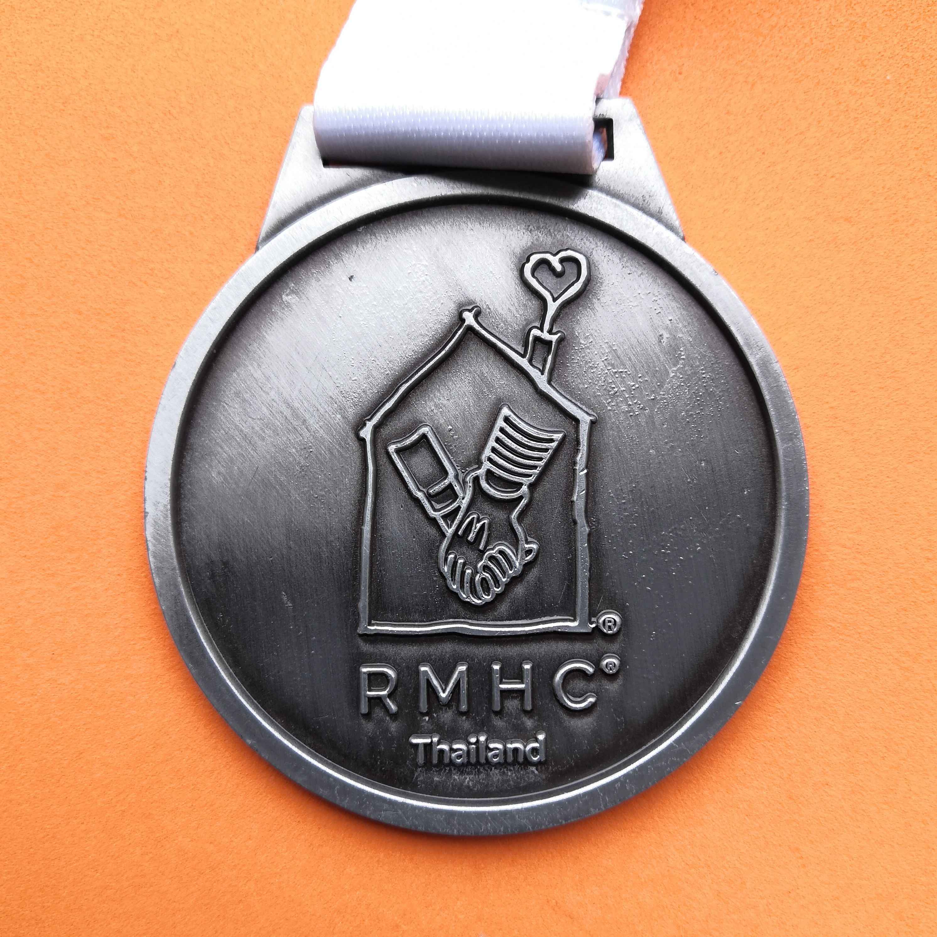 เหรียญ RMHC (มูลนิธิ โรนัลด์ แมคโดนัลด์ เฮาส์) วิ่งเพื่อน้อง MINI MARATHON Bangkok 2018 เหรียญโลหะ กว้าง 5.9 เซน