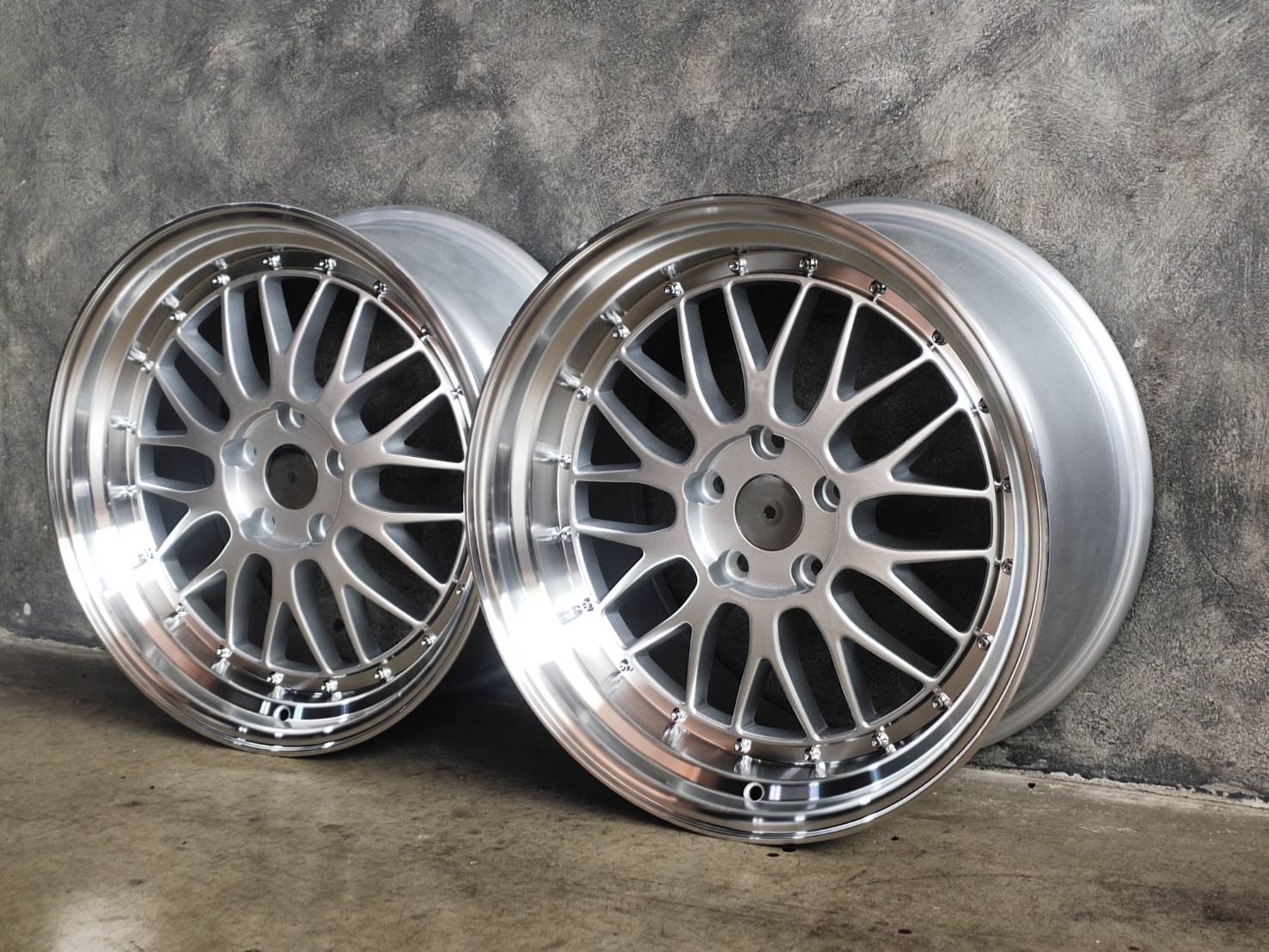 LMR 18X8.5/9.5 5X113 ET+33 SILVER MACHINE/LIP SIVER REVIT