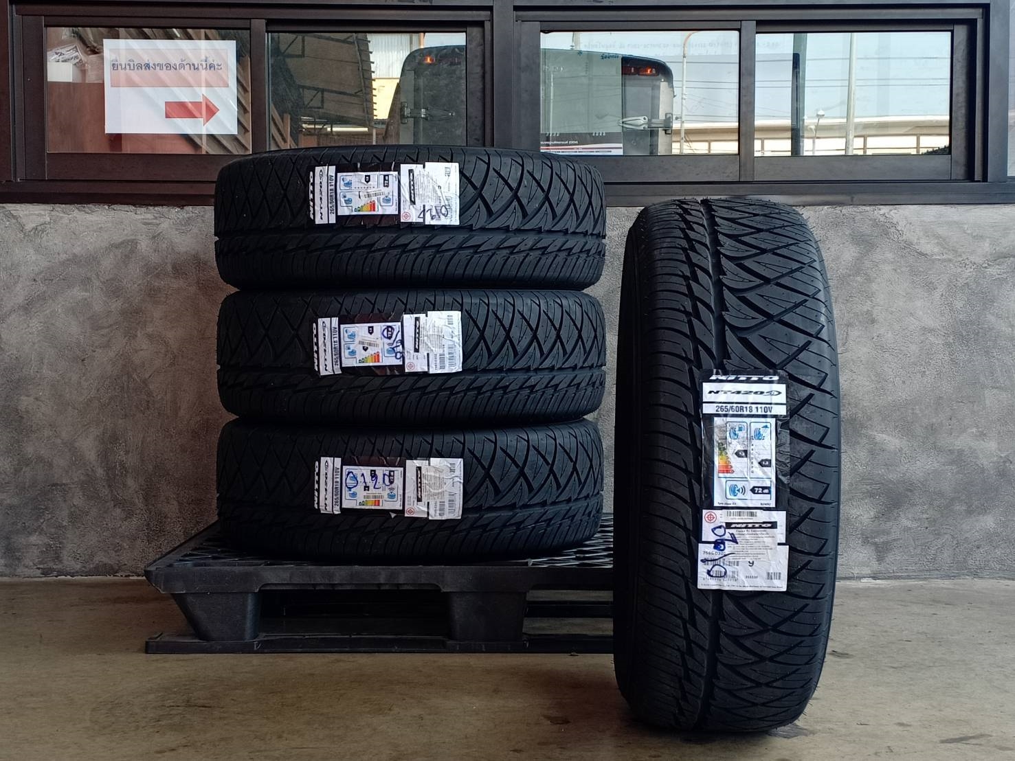 NITTO 265/60R18 NT420SD 110V MADE IN MALAYSIA