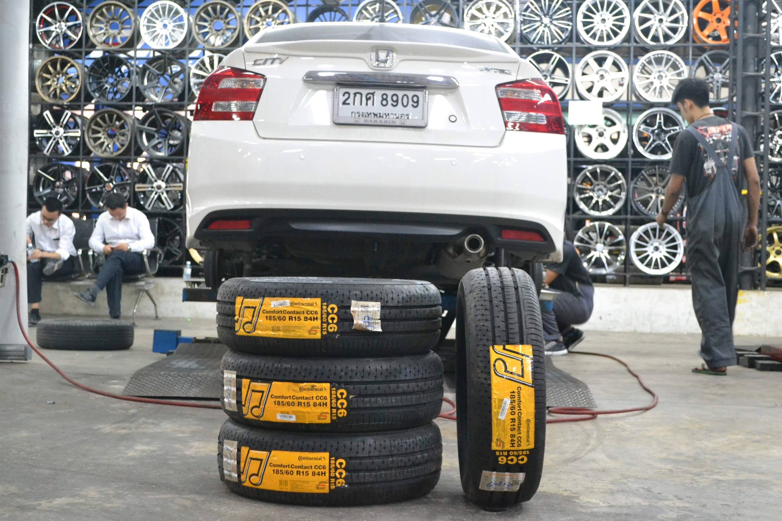 CONTINENTAL CONTACT CC6 185/60R15 ซื้อ2แถม2