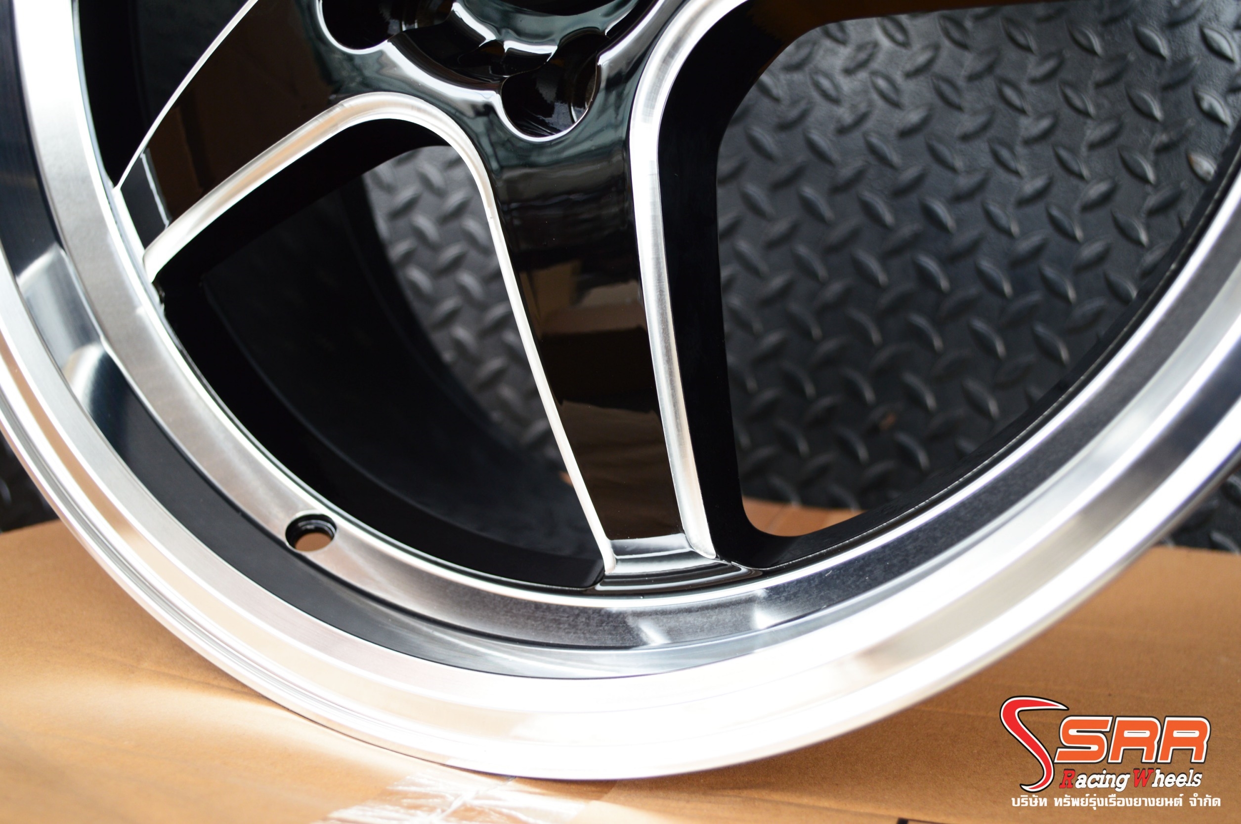 PARODI-XHAKA ซาก้า D1SF ขอบ17 ราคาถูก