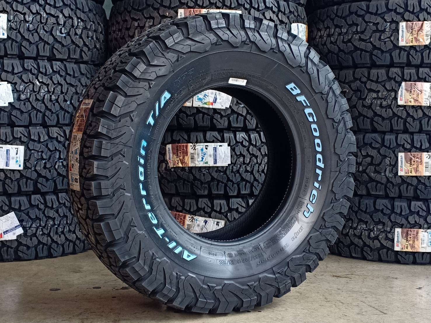 BF-GOODRICH ALL TERRAIN KO2 265/70R16 121/118S (ปี19)