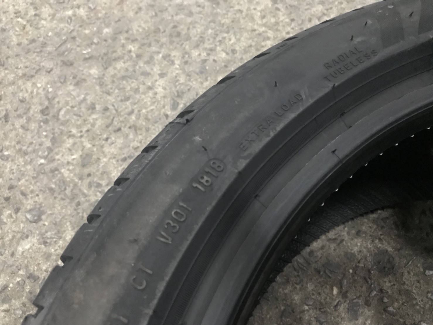 PIRELLI DRAGON SPORT 215/45-17เส้น 2750 ปกติ 4500 บาท ปี18