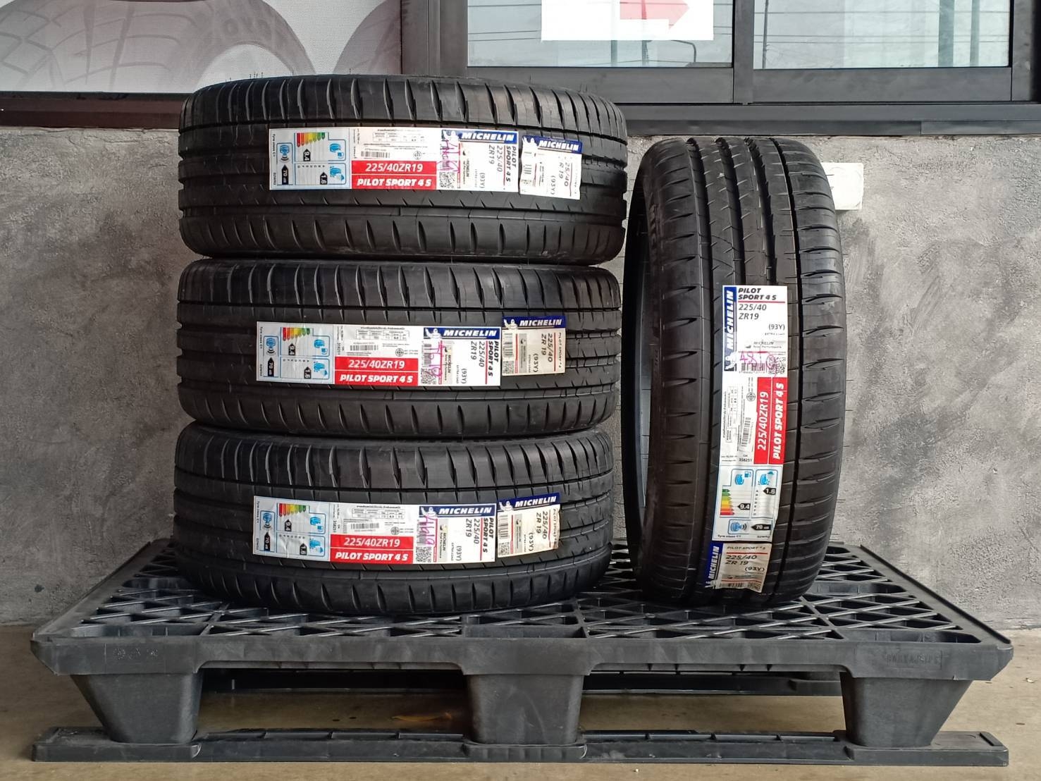 MICHELIN 225/40ZR19 PILOT SPORT 4S 93Y MADE IN FRANCE