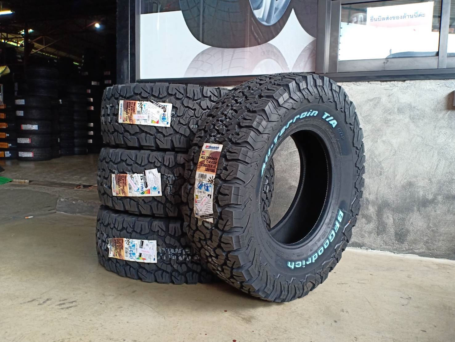 BF GOODRICH KO2 265/70-16 ปี19 USA