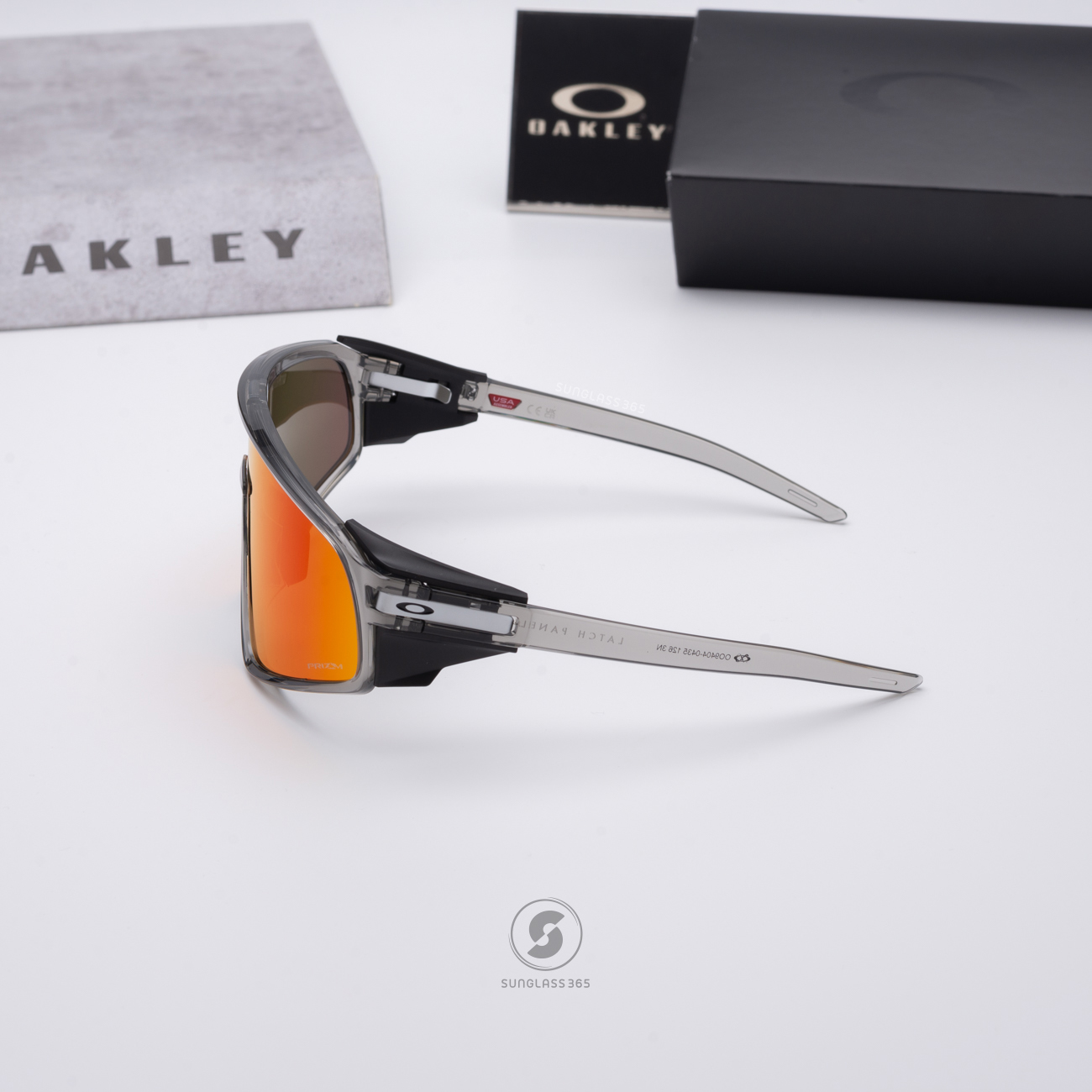 OAKLEY LATCH PANEL OO9404-04 Grey Ink Prizm Ruby