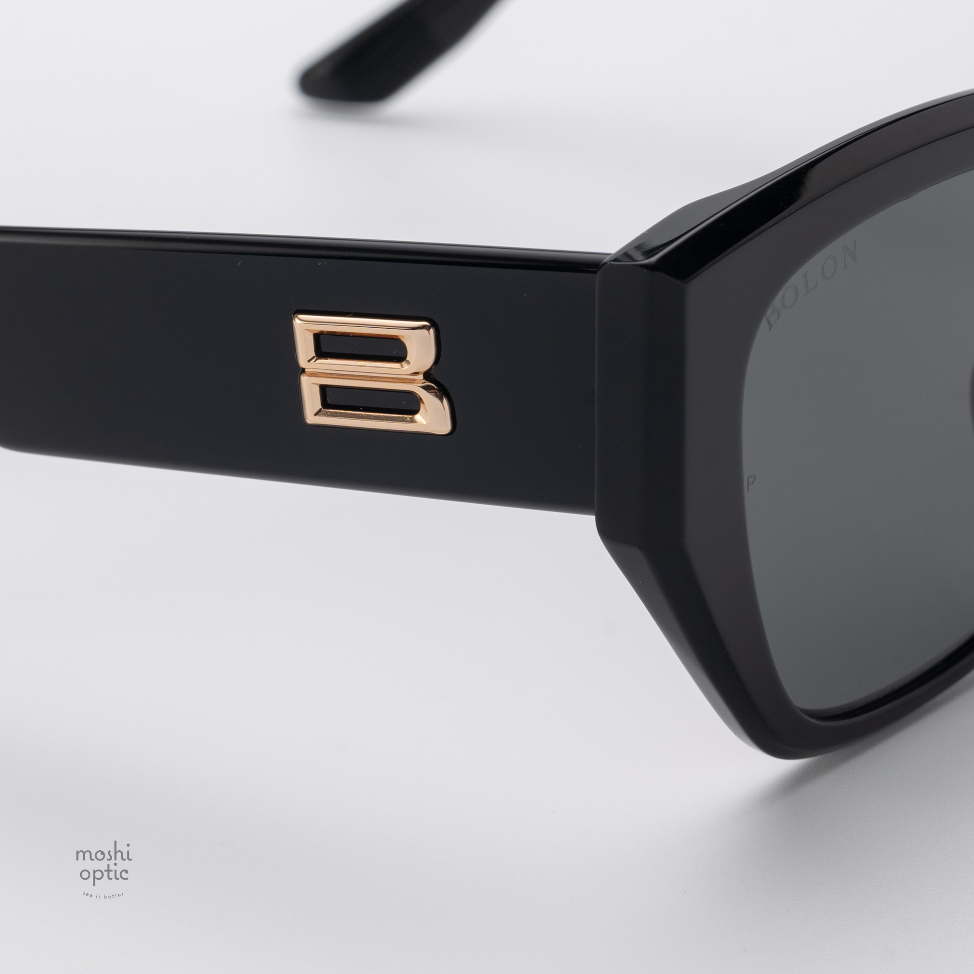 แว่นกันแดด BOLON รุ่น BL3209 Petra C10 Shiny Black