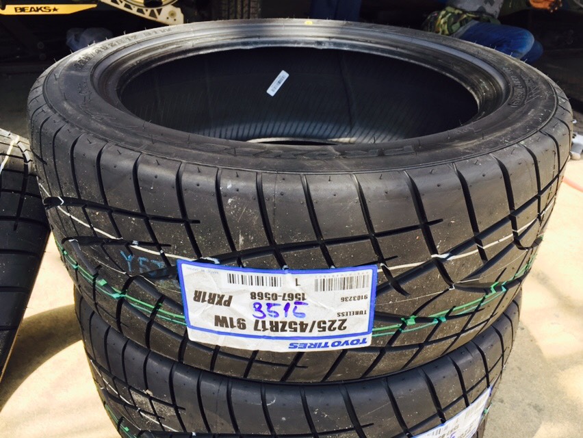 TOYO R1R 225/45-17 เส้น 4750 ปกติ 6100