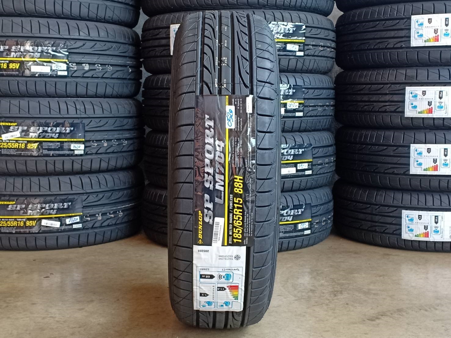 ยางใหม่ปี20 DUNLOP LM704 185/65-15 ราคาพิเศษ
