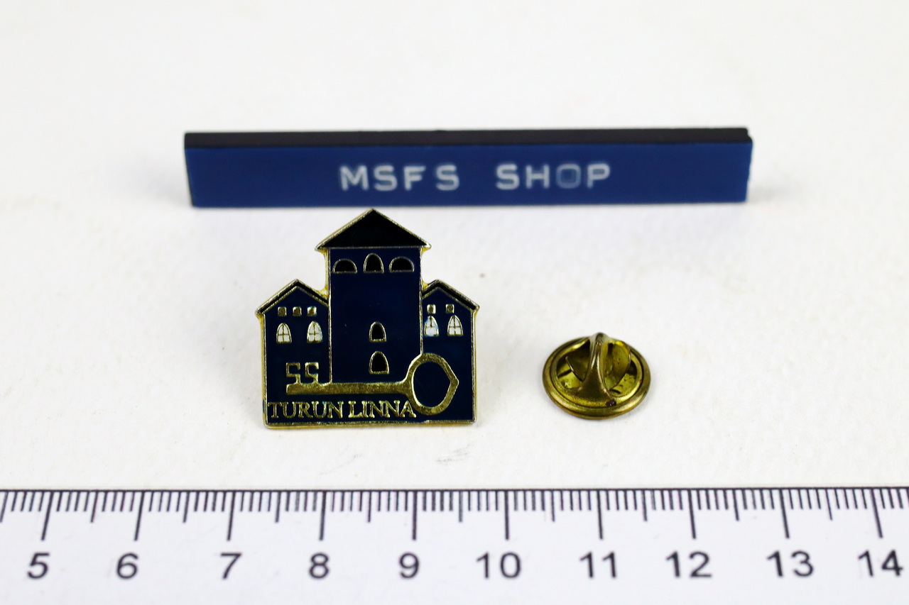 [มือสอง] เข็มกลัด Vintage Enamel Pin ลาย Turun Linna House - โกดังญี่ปุ่น