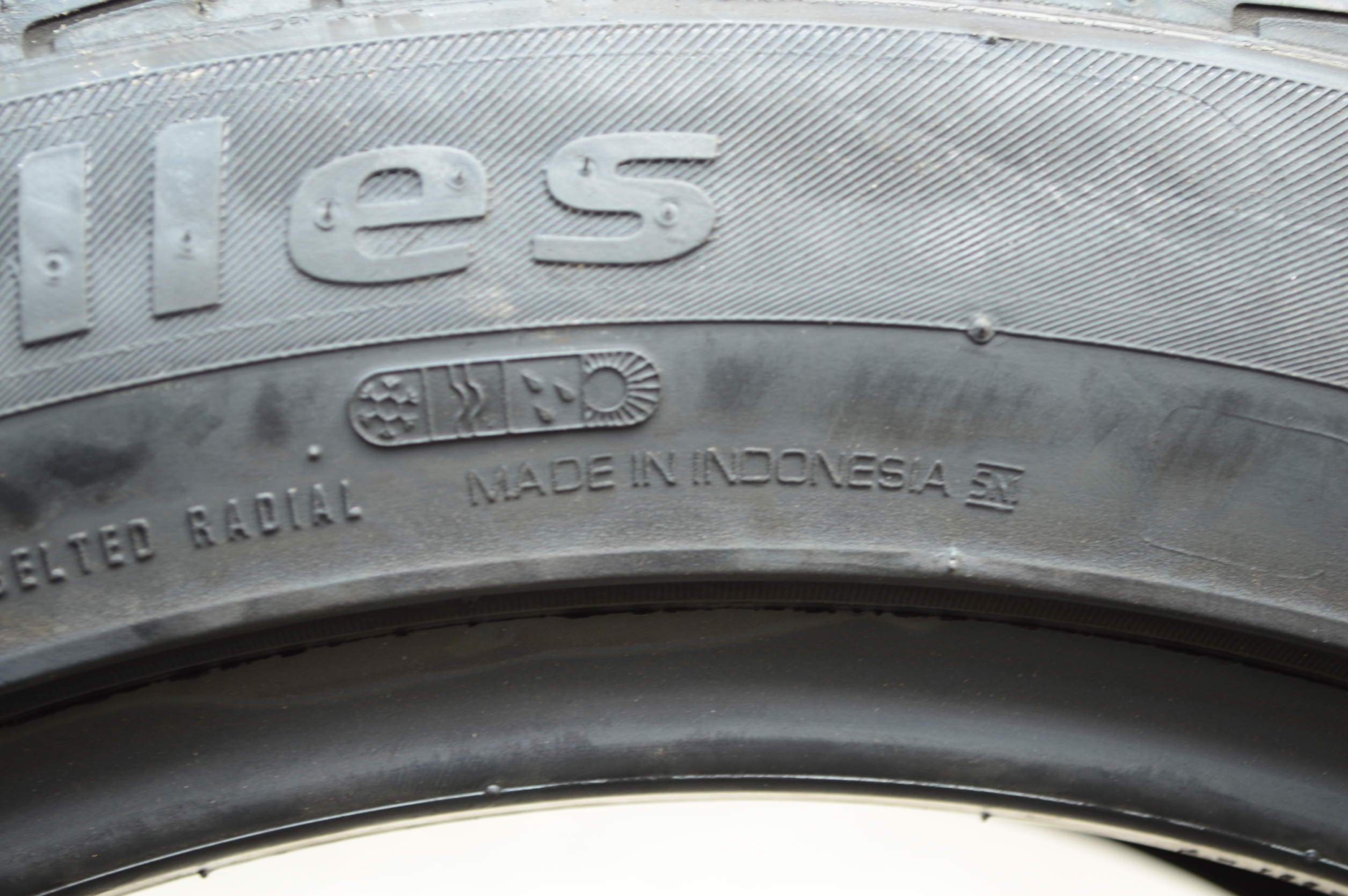 ACHILLES ATR SPORTZ 235/50-18 ราคาพิเศษ