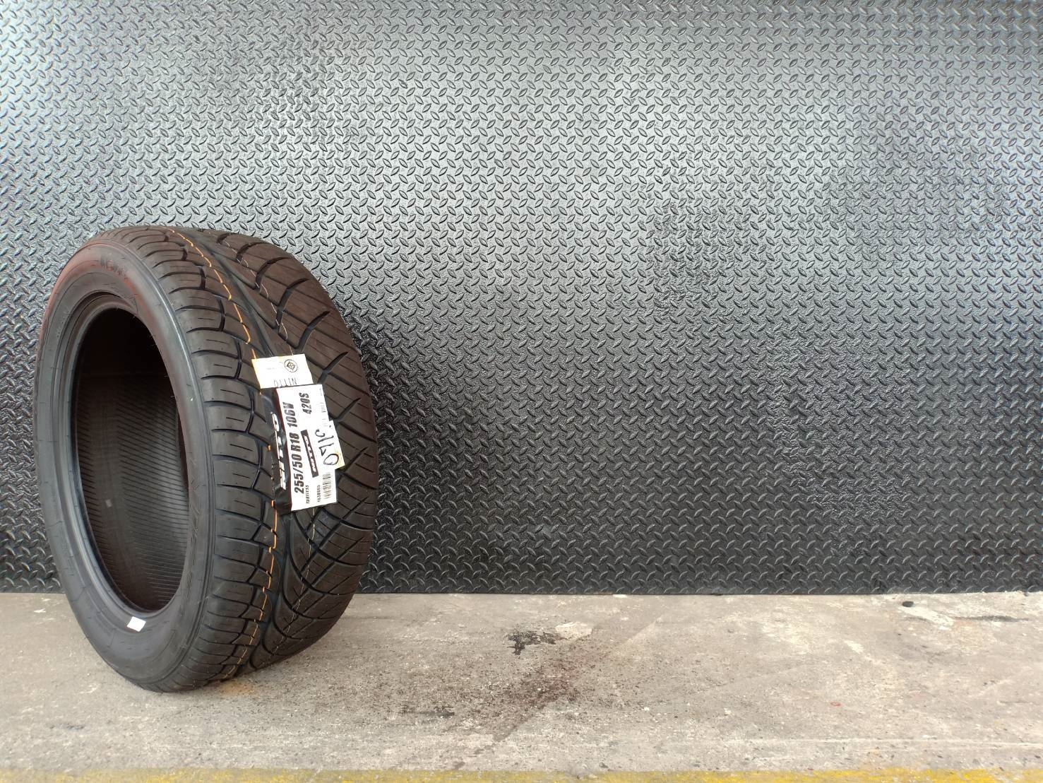 ยาง NITTO NT420S 255/50R18 ปี19