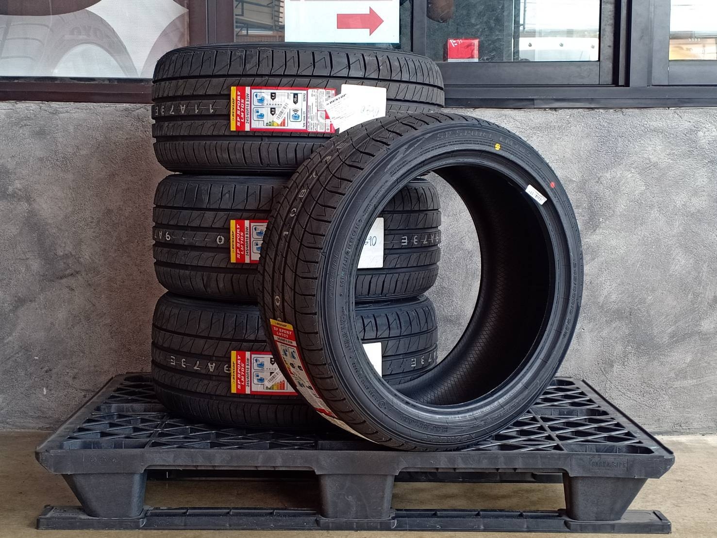 DUNLOP SP SPORT LM705 245/40R18 ปี20