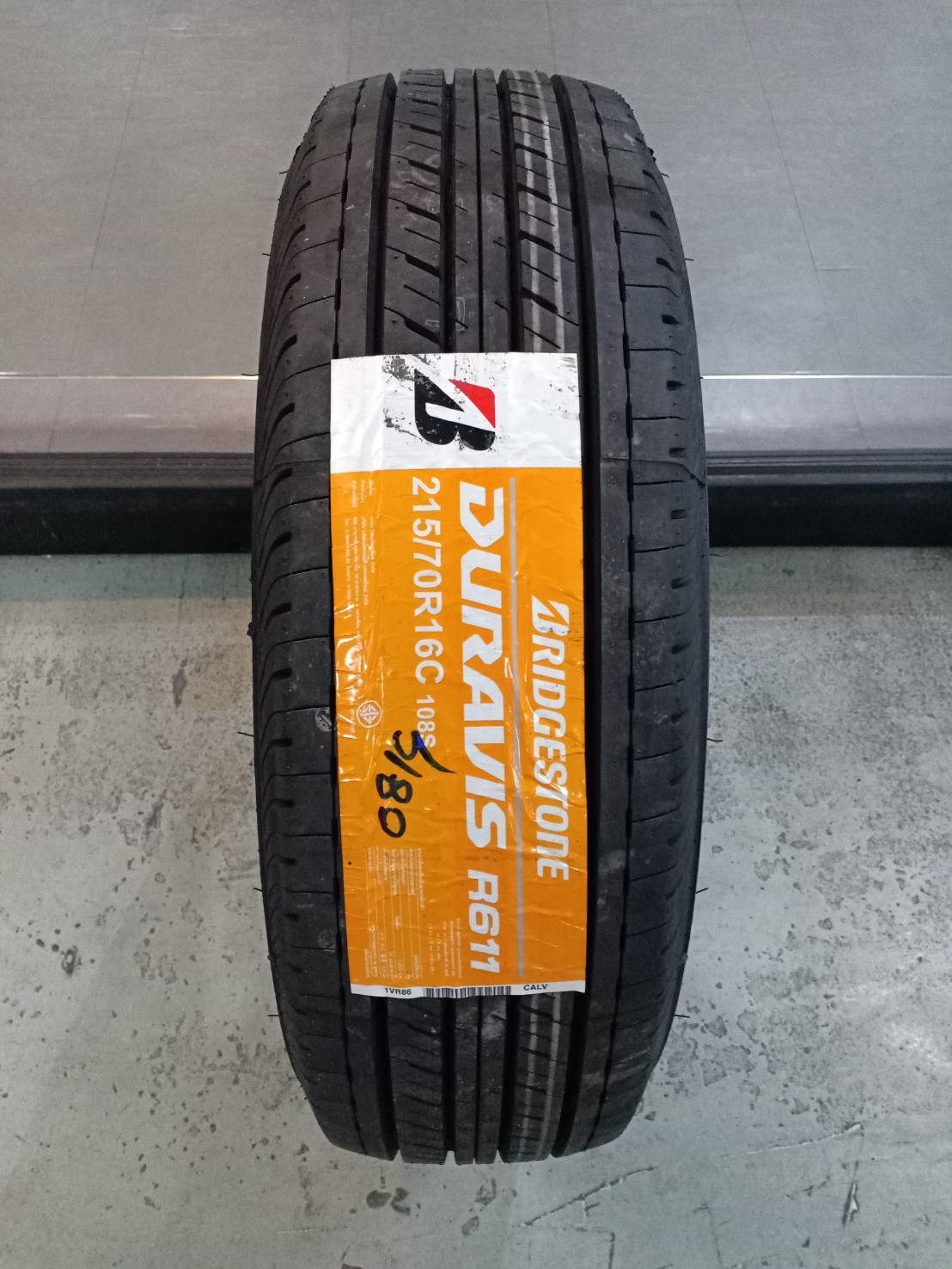 BRIDGESTONE 215/70R16 DURAVIS R611 ปี19 ราคาส่ง
