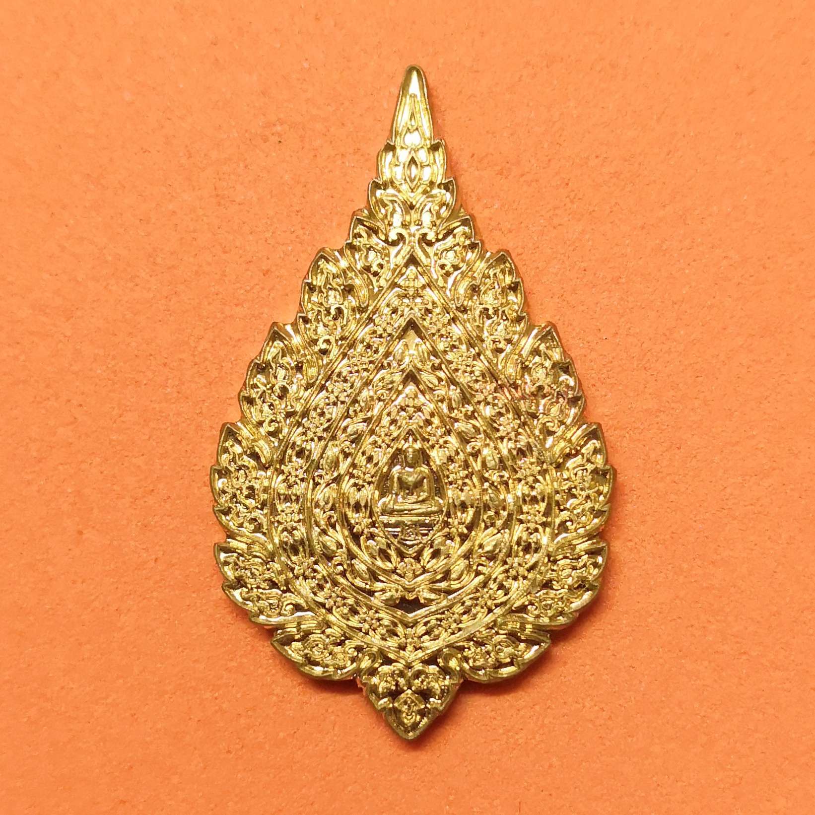เหรียญพัดยศ งานเลื่อนสมณศักดิ์ พระภาวนาวิสุทธิโสภณ ( พระมหาสุรศักดิ์ อติสกโข ) เจ้าอาวาสวัดประดู่ พระอารามหลวง จ.สมุทรสงคราม พศ 2559 เนื้อทองทิพย์ สูง 3.2 เซน