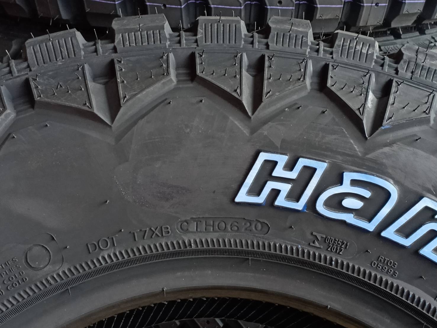 HANKOOK 265/75R16 DYNAPRO MT ต้องการส่วนลดราคาพิเศษ กรุณาสอบถาม