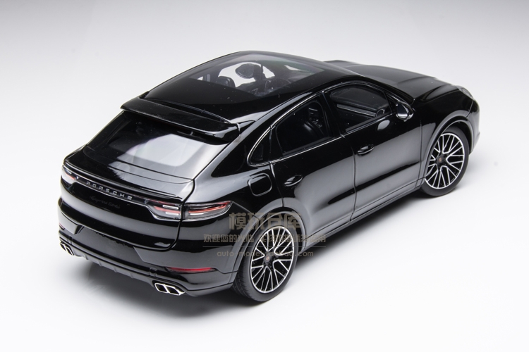 โมเดลรถยนต์ โมเดลรถเหล็ก Porsche Cayenne Turbo 2019 2